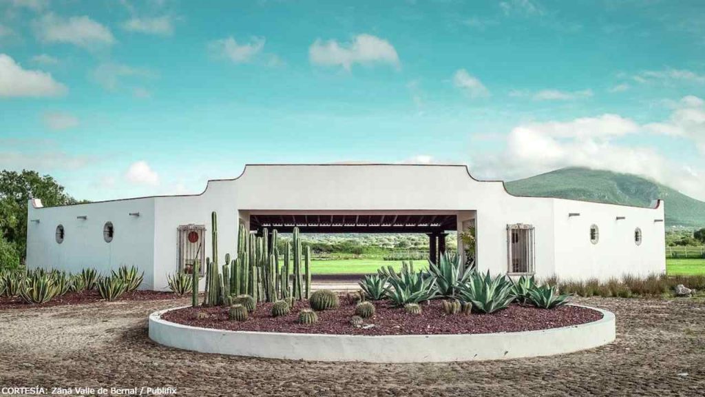 Zänä Valle de Bernal es un desarrollo residencial único que conjuga arquitectura contemporánea, sostenibilidad y cultura vinícola.