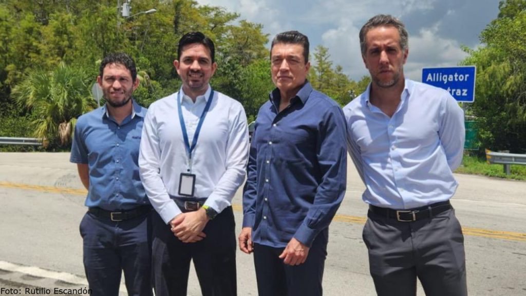 Un total de 78 mexicanos permanecen detenidos en Alligator Alcatraz, un polémico centro en Florida. Autoridades consulares aseguran que están en buenas condiciones, pero persisten denuncias por violaciones de derechos humanos.