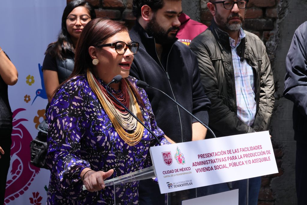 El proceso para obtener vivienda social tarda más de cuatro años y a partir de ahora los trámites más importantes tomarán en promedio cuatro meses, indicó la Jefa de Gobierno
