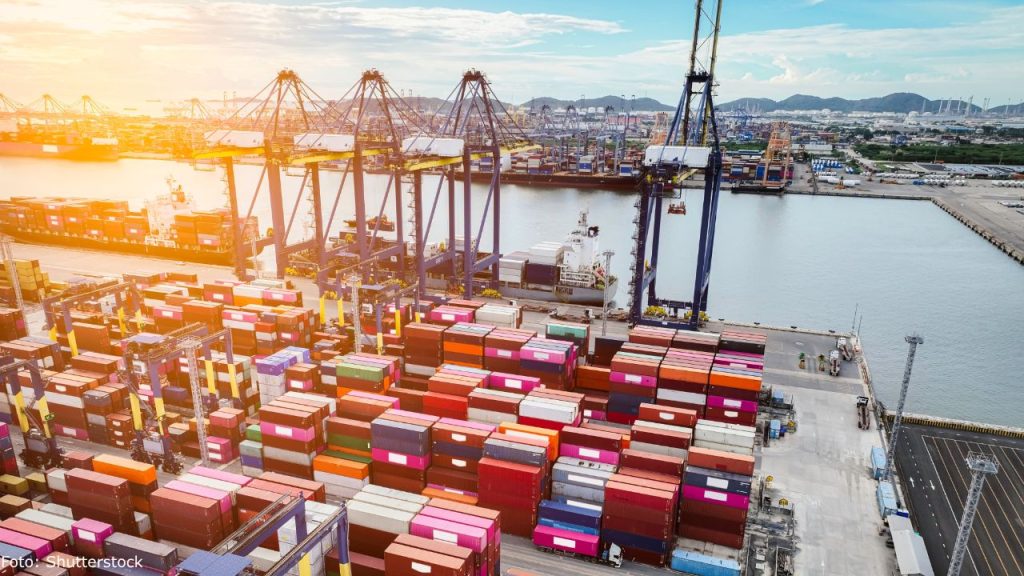 La American Chamber of Commerce (AmCham) prevé que la revisión del T-MEC en 2026 brinde certidumbre para atraer una nueva ola de nearshoring hacia México.