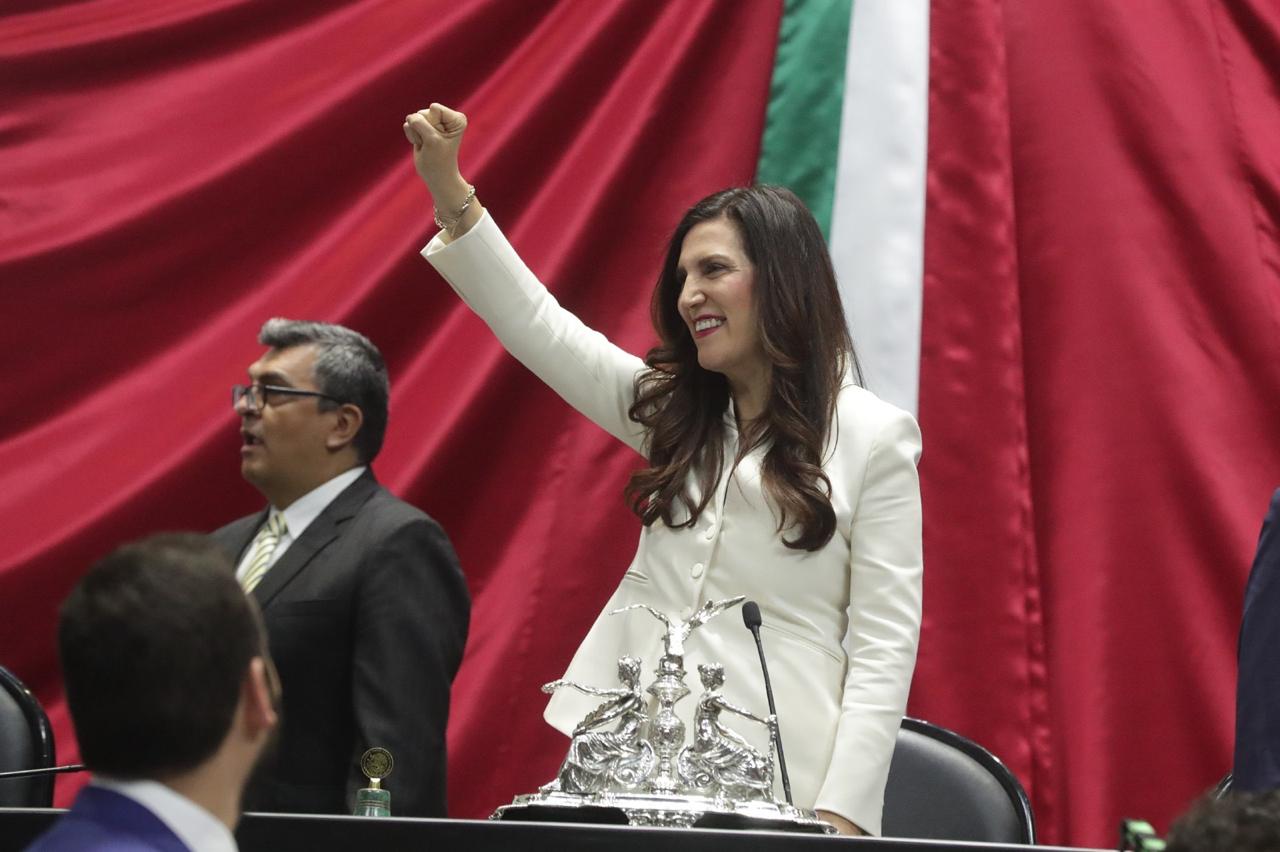 La diputada del PAN, Kenia López Rabadán fue confirmada como la nueva presidenta de la Cámara de Diputados en México, nombramiento que pone fin a semanas de disputas políticas en San Lázaro.