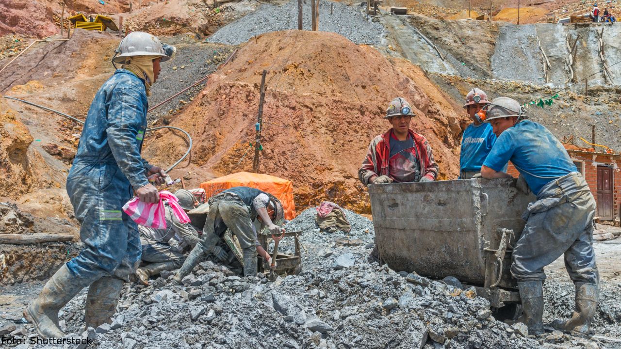 La pobreza laboral en México afecta al 35.1% de la población. INEGI explica cómo el ingreso, la desigualdad y la informalidad influyen en este fenómeno que impacta a millones de trabajadores.