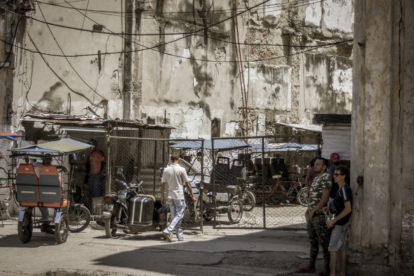 La extrema pobreza en Cuba es la condena de nueve de cada diez personas. El panorama social se agrava, revelando un descontento sin precedentes.