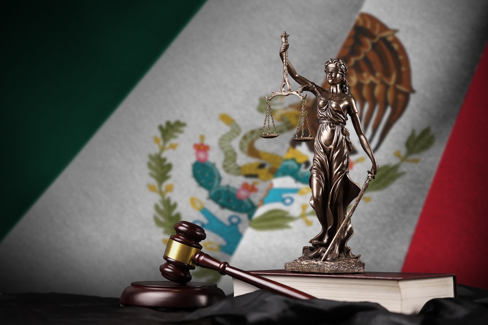 La Suprema Corte de Justicia de la Nación (SCJN) ha implementado un cambio histórico en la forma en que sus ministros debatirán los asuntos más relevantes del país. Con la publicación del nuevo Reglamento de Sesiones en el Diario Oficial de la Federación, se oficializa la era de la "justicia a contrarreloj". El objetivo principal es claro: centrarse en el fondo de los asuntos y evitar los debates prolongados que, en ocasiones, se extendían por varias sesiones.