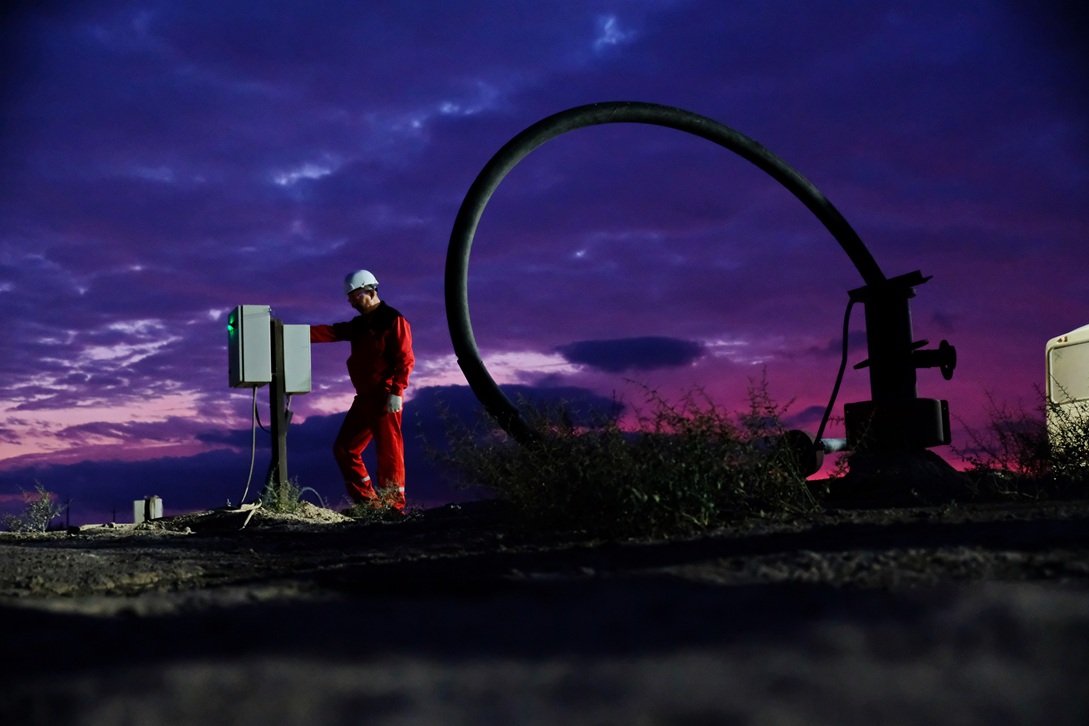 El auge del uranio, un elemento químico con doble cara, se debe a que es la base de la energía nuclear, una fuente de energía eficiente, casi ilimitada y libre de emisiones de gases de efecto invernadero.