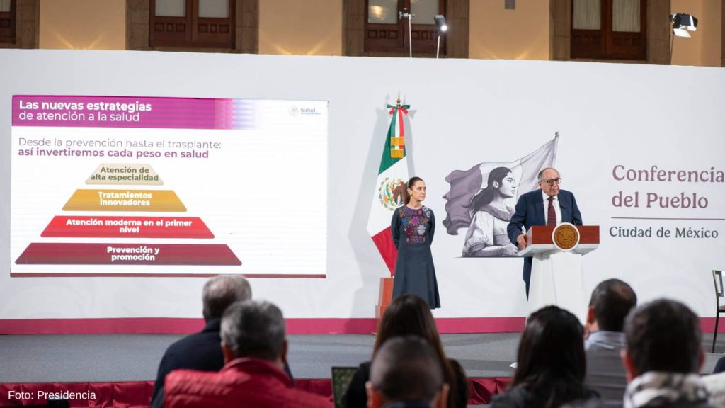 El sistema de salud en México podría llegar a colapsar si no disminuye consumo de refrescos y otras bebidas azucaradas.
