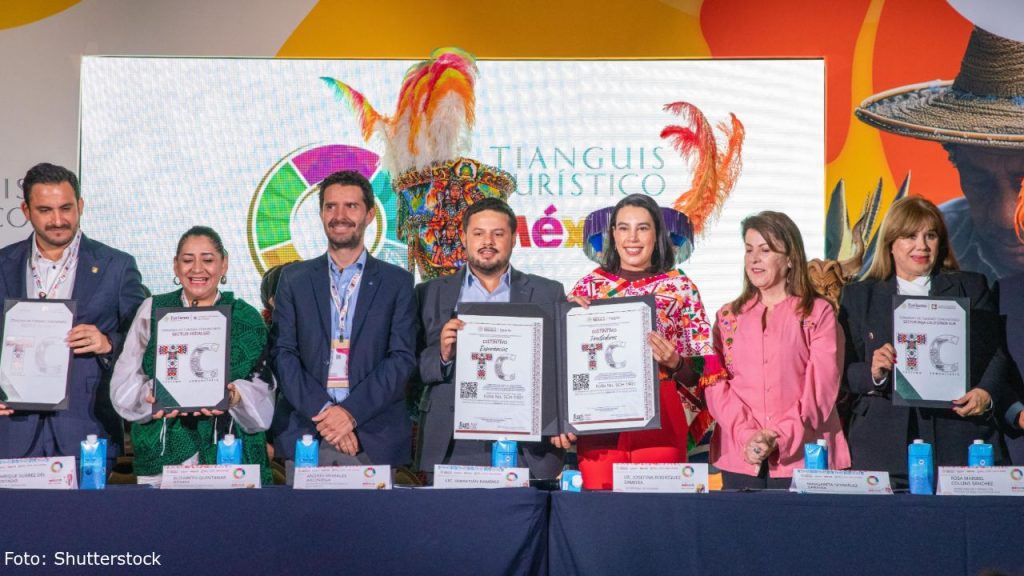 El gobierno federal impulsa el Turismo Comunitario como un modelo sostenible que fortalece la economía local, conserva tradiciones y distribuye beneficios entre las comunidades anfitrionas de las experiencias turísticas.